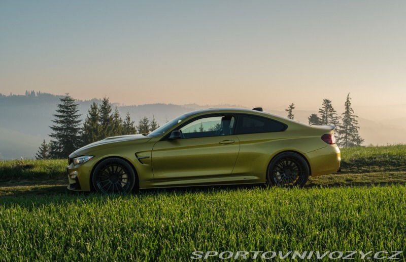 BMW M4 F82 Austin Yellow