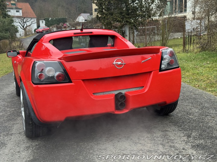 Opel Speedster 2.2 unikátní historie 2001