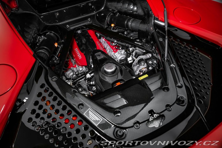 Ferrari SF90 Lift, karbon, metalíza 2024