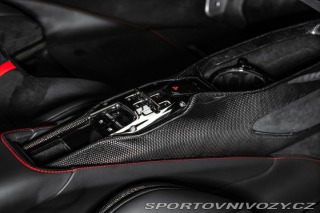 Ferrari SF90 Lift, karbon, metalíza 2024