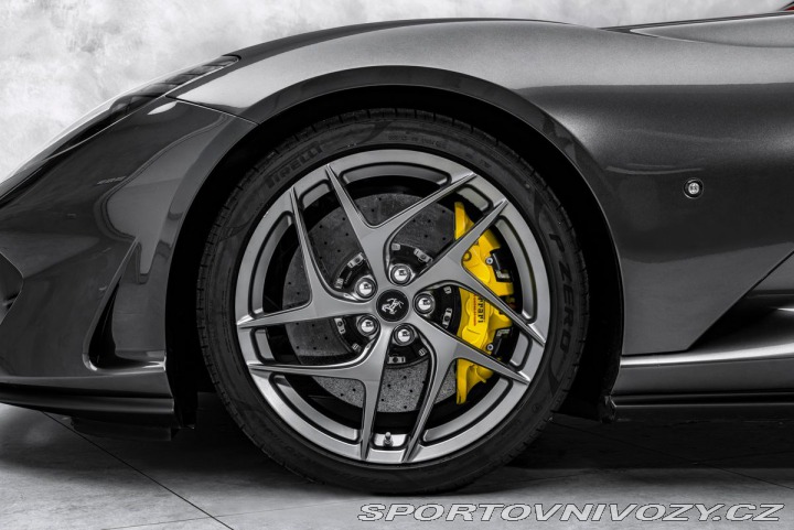 Ferrari 812 Superfast Lift, 360 kamer 2018