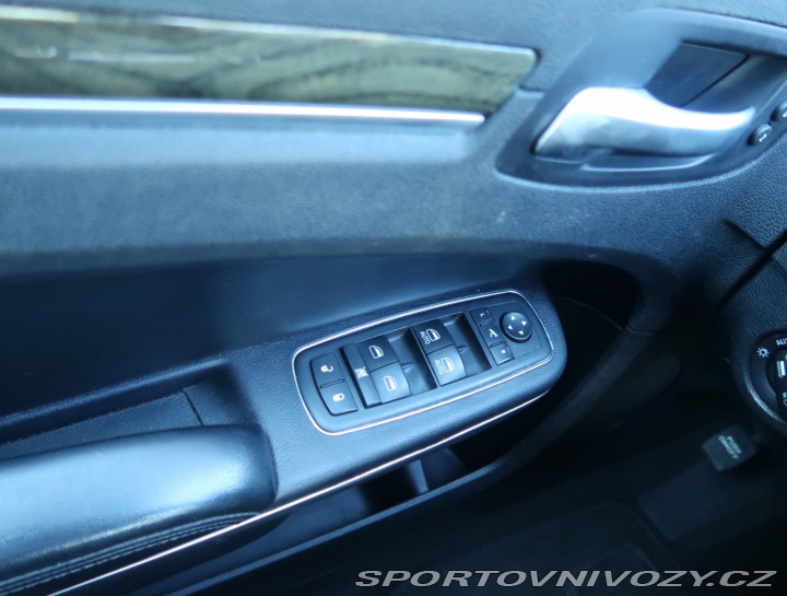 Lancia Ostatní modely Thema  3.0 CRD 2011