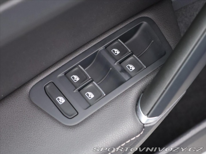 Volkswagen Golf 2,0 TSI R 221kW 4Motion D 2016