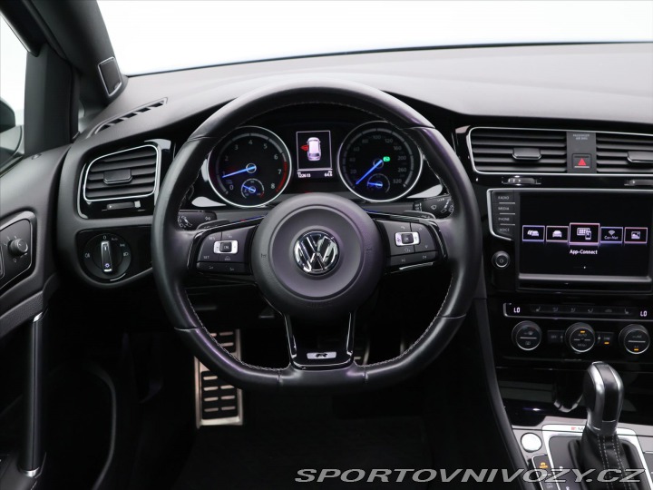 Volkswagen Golf 2,0 TSI R 221kW 4Motion D 2016