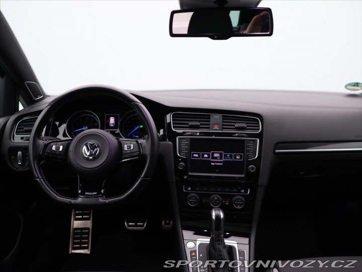 Volkswagen Golf 2,0 TSI R 221kW 4Motion D 2016