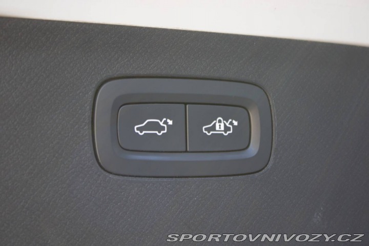 Volvo Ostatní modely XC90  T8 2.0i + PHEV AT8 R-DES 2020