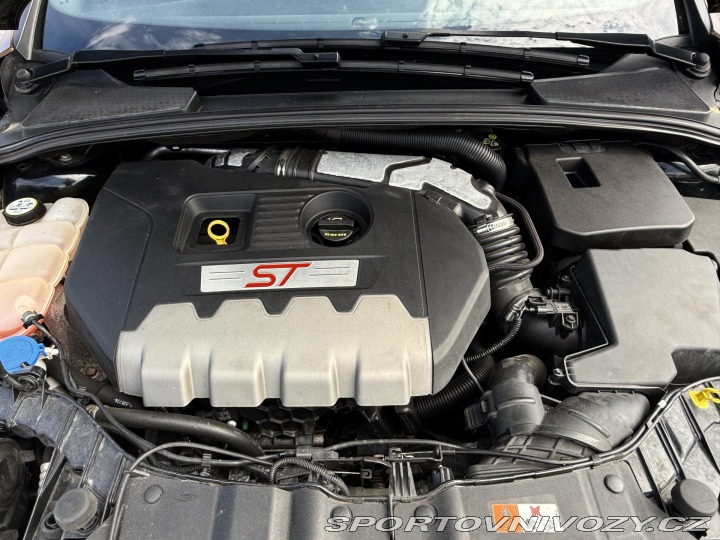 Ford Focus ST 2,0i 184kW EcoB SCTI ST 2013