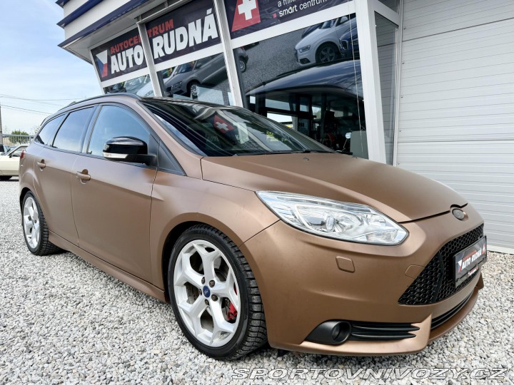 Ford Focus ST 2,0i 184kW EcoB SCTI ST 2013