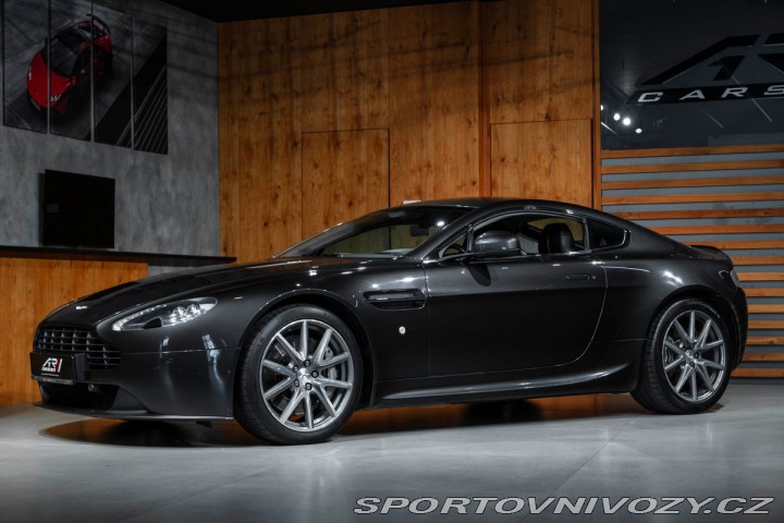 Aston Martin V8 Vantage 2012