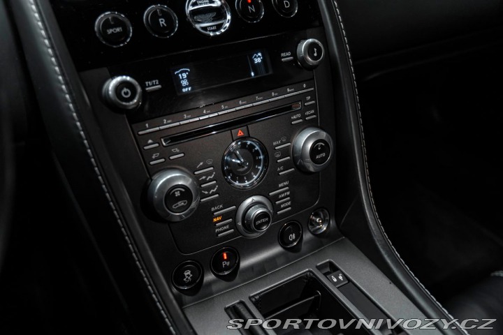 Aston Martin V8 Vantage 2012