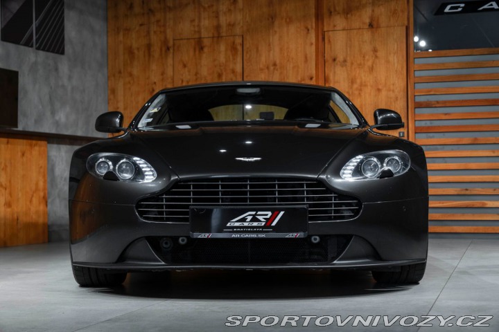 Aston Martin V8 Vantage 2012