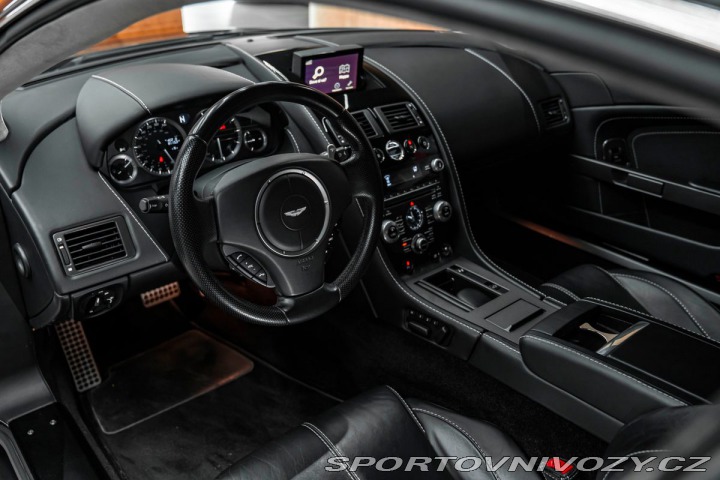 Aston Martin V8 Vantage 2012