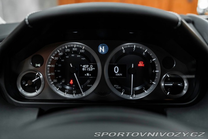 Aston Martin V8 Vantage 2012