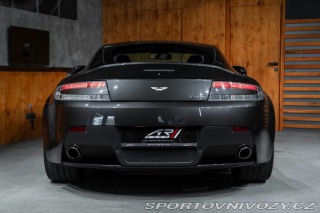 Aston Martin V8 Vantage 2012