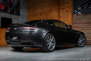 Aston Martin V8 Vantage 2012