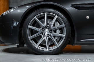 Aston Martin V8 Vantage 2012