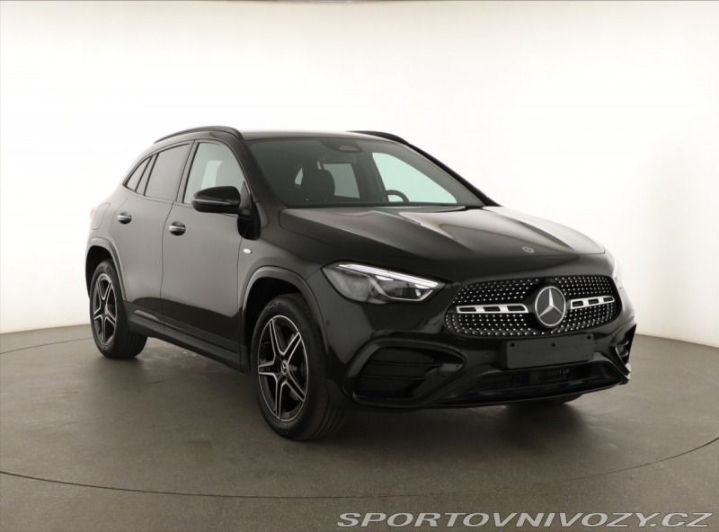 Mercedes-Benz Ostatní modely GLA AMG Line GLA 250 e