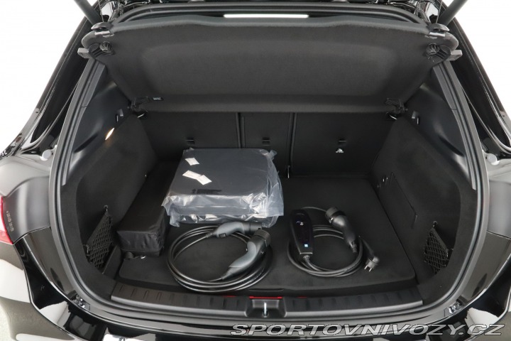 Mercedes-Benz Ostatní modely GLA AMG Line GLA 250 e 2025