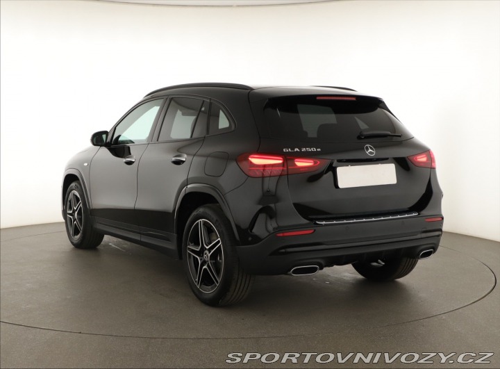 Mercedes-Benz Ostatní modely GLA AMG Line GLA 250 e 2025