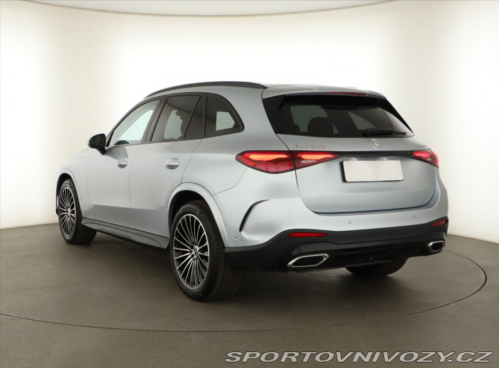Mercedes-Benz Ostatní modely GLC AMG Line GLC 200 4MATIC 2025