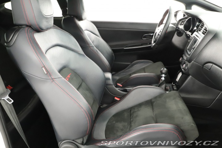 Kia ProCeed GT GT 1.6 T-GDI 2013