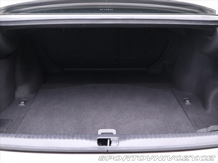 Lexus RC 300h 2,5 133kW F-Sport Na 2017