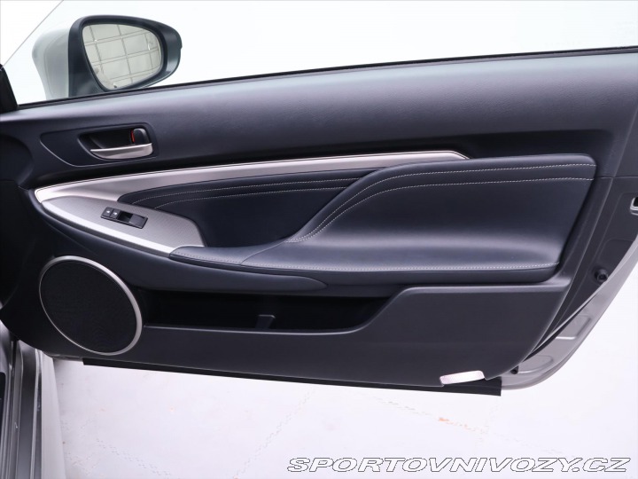 Lexus RC 300h 2,5 133kW F-Sport Na 2017