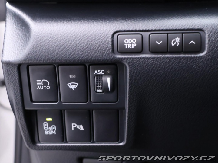 Lexus RC 300h 2,5 133kW F-Sport Na 2017