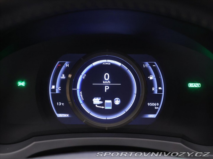 Lexus RC 300h 2,5 133kW F-Sport Na 2017