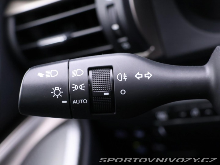 Lexus RC 300h 2,5 133kW F-Sport Na 2017