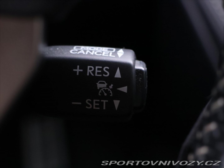 Lexus RC 300h 2,5 133kW F-Sport Na 2017