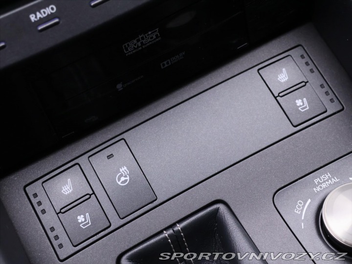 Lexus RC 300h 2,5 133kW F-Sport Na 2017