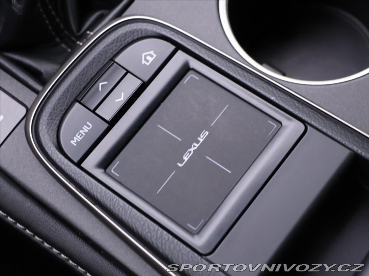 Lexus RC 300h 2,5 133kW F-Sport Na 2017