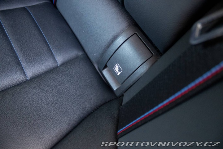 BMW 3 Touring  330e xDrive / 13 2020