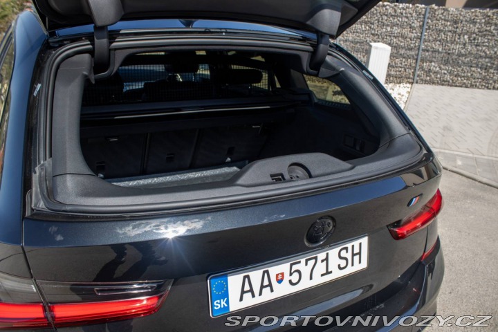 BMW 3 Touring  330e xDrive / 13 2020