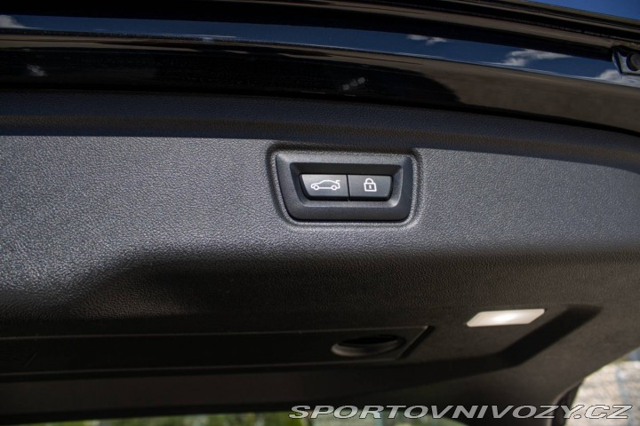 BMW 3 Touring  330e xDrive / 13 2020