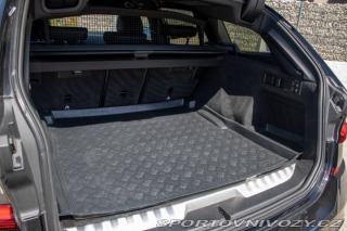 BMW 3 Touring  330e xDrive / 13 2020