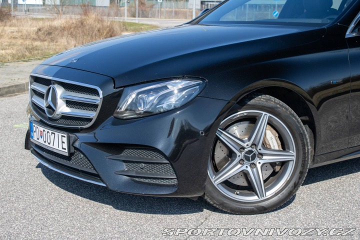 Mercedes-Benz E Kombi  300DE AMG Packet / 2021