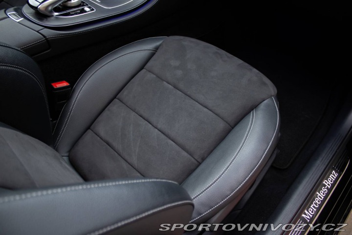 Mercedes-Benz E Kombi  300DE AMG Packet / 2021