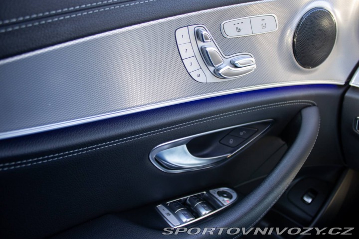 Mercedes-Benz E Kombi  300DE AMG Packet / 2021