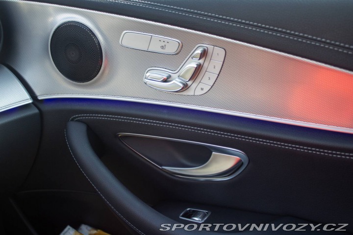 Mercedes-Benz E Kombi  300DE AMG Packet / 2021