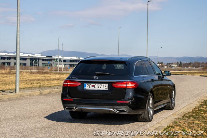 Mercedes-Benz E Kombi  300DE AMG Packet / 2021