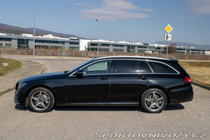 Mercedes-Benz E Kombi  300DE AMG Packet / 2021