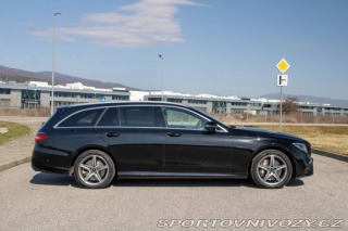Mercedes-Benz E Kombi  300DE AMG Packet / 2021