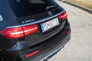 Mercedes-Benz E Kombi  300DE AMG Packet / 2021