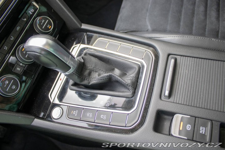 Volkswagen Ostatní modely Passat Variant Variant  2.0 BiTDI 240k B 2015