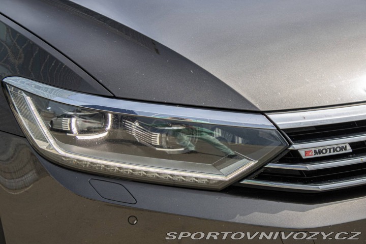 Volkswagen Ostatní modely Passat Variant Variant  2.0 BiTDI 240k B 2015