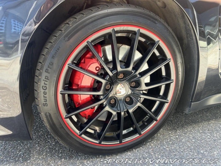 Porsche Panamera GTS 2012