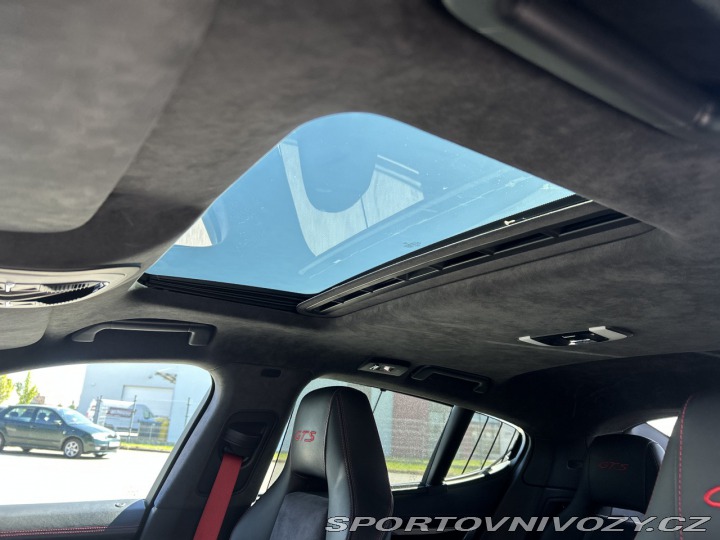 Porsche Panamera GTS 2012