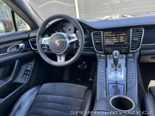 Porsche Panamera GTS 2012